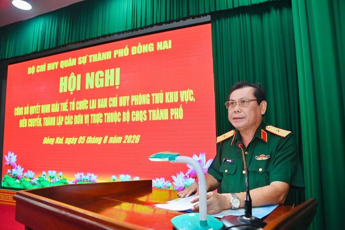 Thiếu tướng Đặng Văn Lẫm - Phó Tư lệnh Quân khu 7, phát biểu chỉ đạo (Ảnh: Văn Chung)