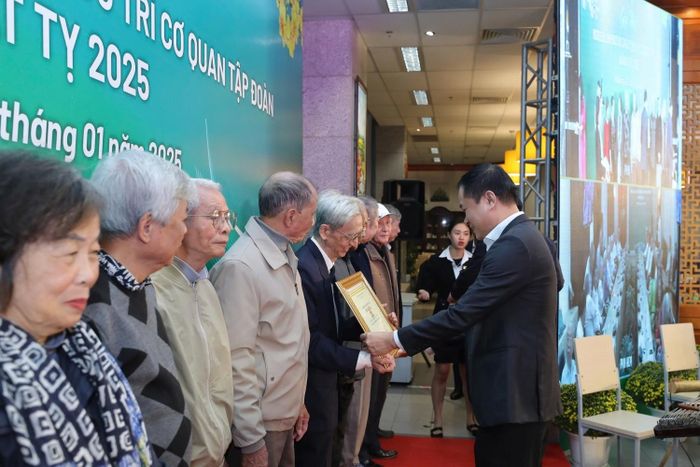 Chủ tịch HĐTV Petrovietnam Lê Ngọc Sơn tri ân cán bộ hưu trí