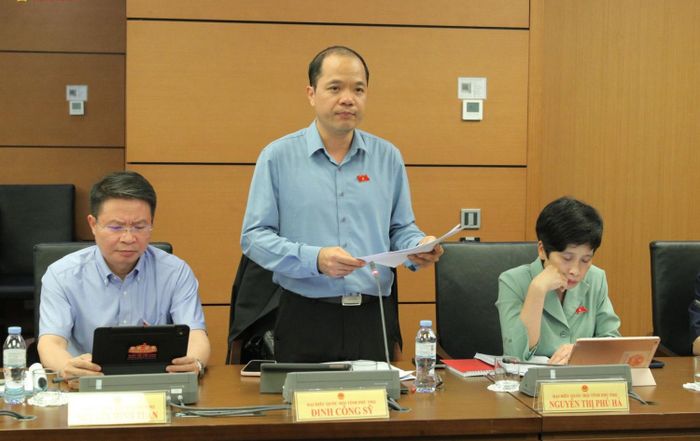Đại biểu Đinh Công Sỹ (Đoàn ĐBQH tỉnh Phú Thọ) nhất trí với quy định bổ sung phát triển chuỗi giá trị dầu khí và năng lượng ngoài khơi. 