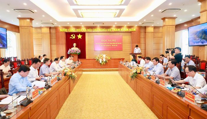 UBND tỉnh Thái Nguyên và UBND tỉnh Phú Thọ tổ chức Hội nghị trao đổi phương án triển khai Dự án Đầu tư xây dựng đường hầm Tam Đảo.
