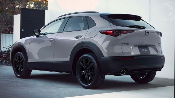 Mazda CX-30 bị hạn chế khả năng quan sát xung quanh do phải đánh đổi thiết kế kiểu dáng. Ảnh: Mazda