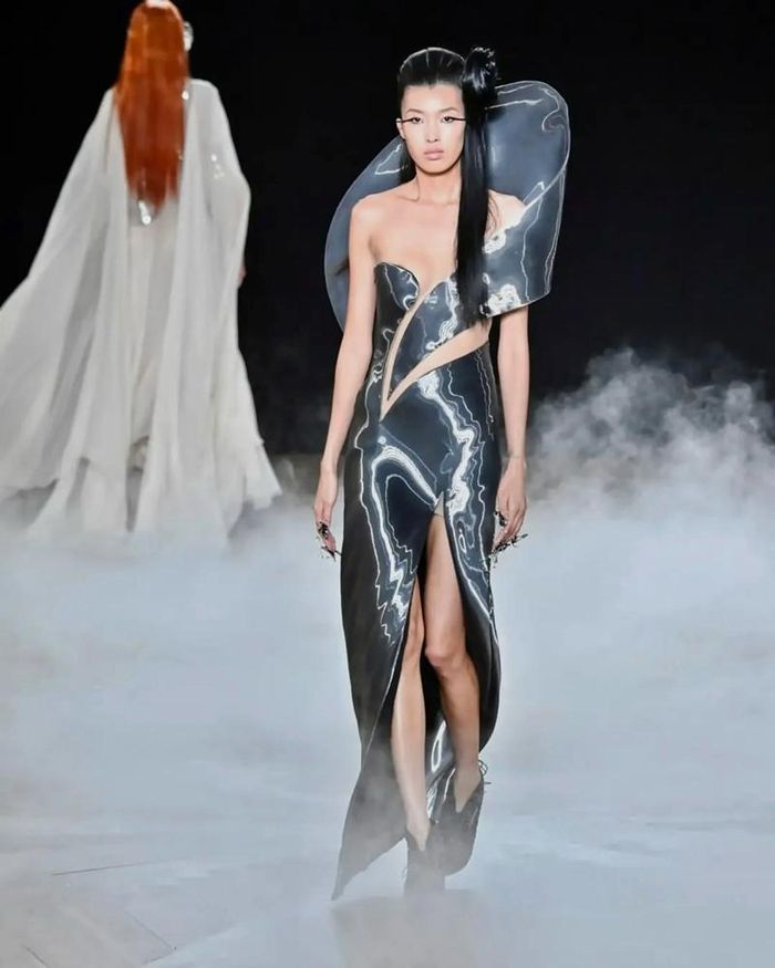 Người mẫu Phương Oanh.