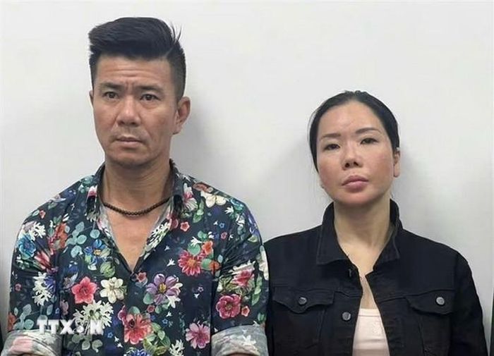 Hai vợ chồng bị can Lê Văn Đông (tức "Đông timo") và Nguyễn Thị Mai Anh.