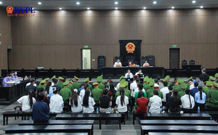 Quang cảnh phiên tòa.