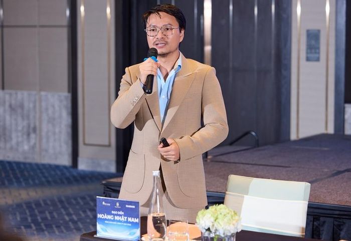  Đạo diễn Hoàng Nhật Nam, Tổng Giám đốc Công ty Sen Vàng Entertainment, Trưởng Ban Tổ chức Miss World 2026 tại Việt Nam, thông tin lịch trình cuộc thi tại Quảng Ninh.