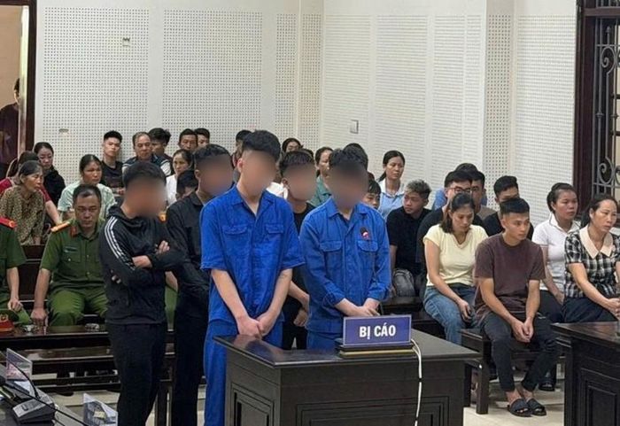 Các bị cáo tại phiên xét xử.