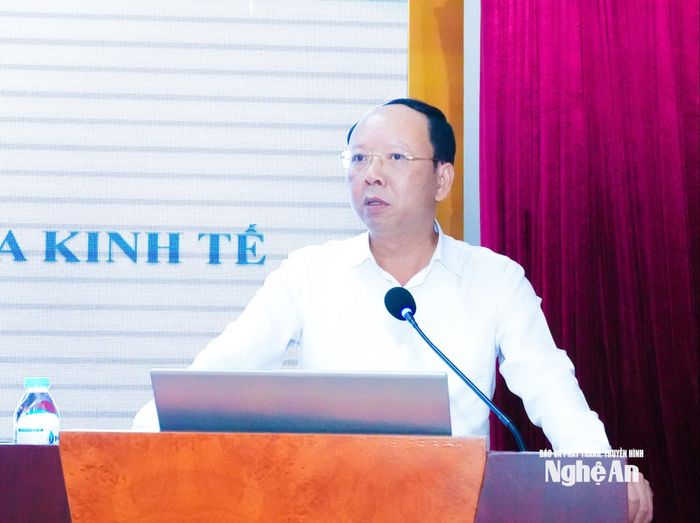 Đồng chí Bùi Thanh An - Ủy viên Ban Thường vụ Tỉnh ủy, Phó Chủ tịch Thường trực UBND tỉnh, Trưởng ban Chỉ đạo Tổng điều tra kinh tế năm 2026 của tỉnh phát biểu tại hội nghị. Ảnh: Mai Hoa