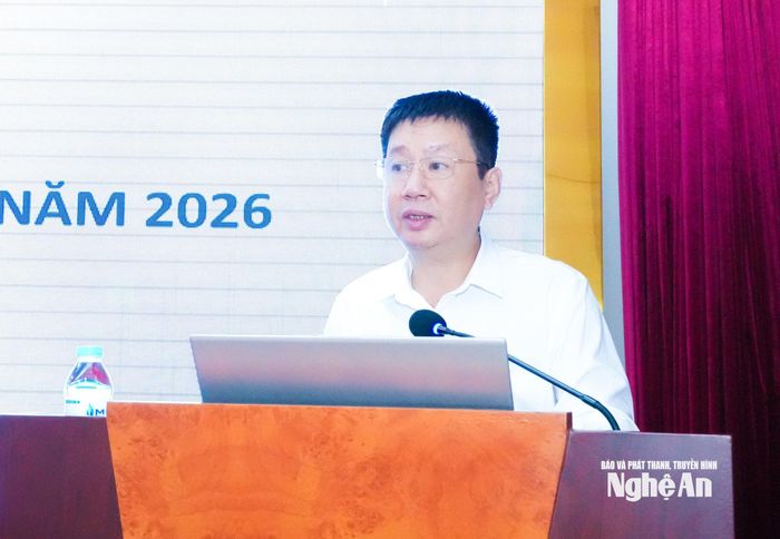 Đồng chí Nguyễn Trung Kiên - Phó Trưởng Thống kê tỉnh báo cáo kết quả sơ bộ tổng điều tra kinh tế năm 2026 trên địa bàn tỉnh. Ảnh: Mai Hoa
