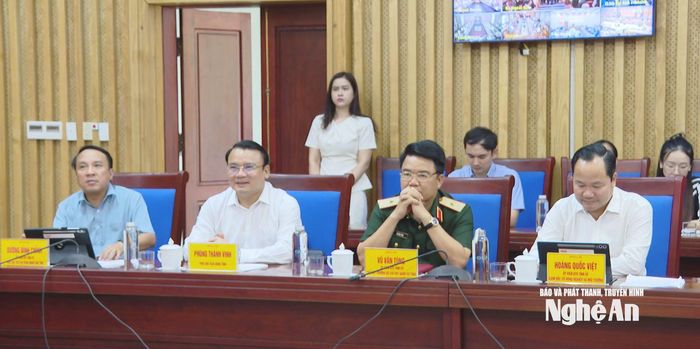 Các đại biểu tham dự hội nghị tại điểm cầu Nghệ An. Ảnh: Hoàng Hiếu