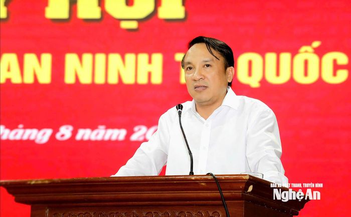 Đồng chí Dương Đình Chỉnh - Ủy viên Ban Thường vụ Tỉnh ủy, Phó Chủ tịch Thường trực HĐND tỉnh phát biểu tại ngày hội. Ảnh: Phan Trung Tú