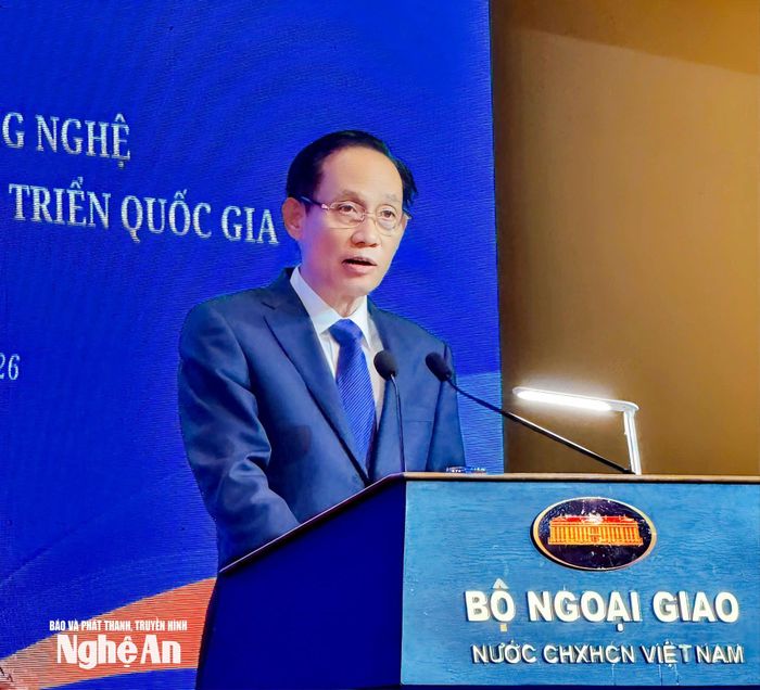Bộ trưởng Bộ Ngoại giao Lê Hoài Trung phát biểu khai mạc. Ảnh: KT