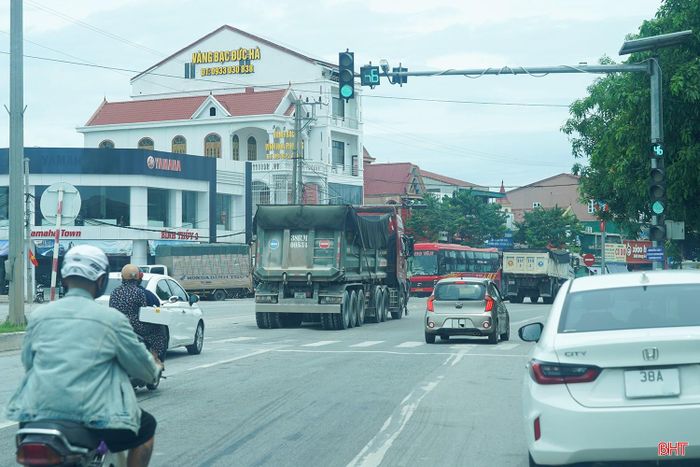 Người điều khiển phương tiện giao thông rất lo lắng khi đi qua các cụm đèn giao thông đang bị lỗi bộ đếm giây.