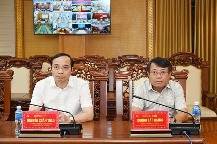  Đại biểu tham dự tại điểm cầu Hà Tĩnh. 