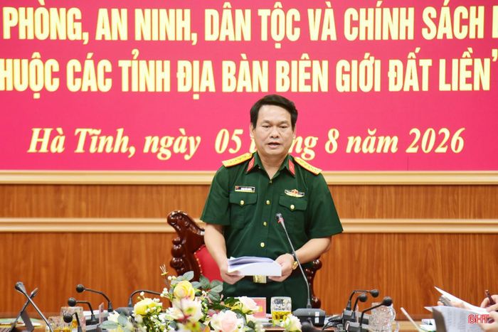 Đại tá Phạm Văn Vương - Phó Cục trưởng Cục Tuyên huấn kết luận buổi làm việc.