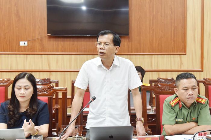 Phó Giám đốc Báo và phát thanh, truyền hình Nguyễn Văn Hiền khẳng định: Báo và phát thanh, truyền hình Hà Tĩnh luôn không ngừng đổi mới, nâng cao chất lượng tuyên truyền và có nhiều chuyên trang, chuyên mục tốt để thông tin, tuyên truyền hiệu quả các chủ trương, chính sách của Đảng, Nhà nước, quân đội đến với người dân vùng biên giới.