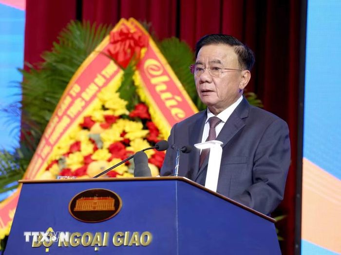 Thường trực Ban Bí thư Trần Cẩm Tú phát biểu chỉ đạo Phiên họp toàn thể về Đối ngoại Đảng và Đối ngoại nhân dân. (Ảnh: Phương Hoa/TTXVN)