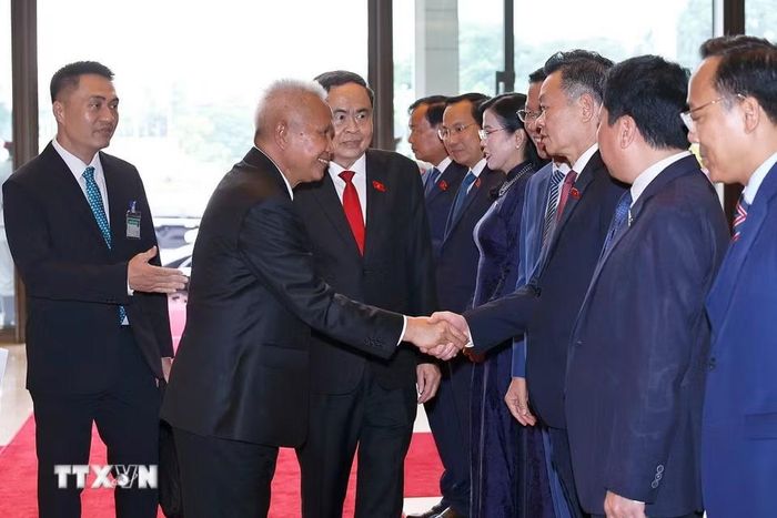 Chủ tịch Quốc hội Trần Thanh Mẫn và đại biểu Việt Nam đón Chủ tịch Quốc hội kiêm Chủ tịch Hạ viện Vương quốc Thái Lan Sophon Zaram. (Ảnh: Doãn Tấn/TTXVN)