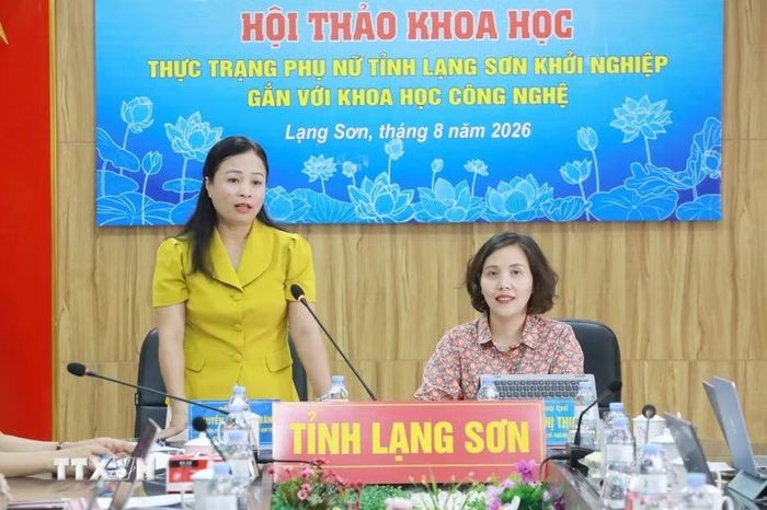 Chủ tịch Hội Liên hiệp Phụ nữ tỉnh Lạng Sơn Nguyễn Thị Hồng Vân phát biểu khai mạc Hội thảo. (Ảnh: Anh Tuấn/TTXVN)