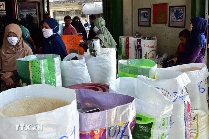 Một cửa hàng bán gạo tại tỉnh Narathiwat, Thái Lan. (Ảnh: AFP/TTXVN)