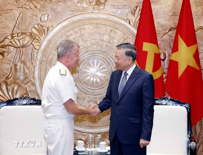 Tổng Bí thư Chủ tịch nước Tô Lâm tiếp Đô đốc Samuel Paparo, Tư lệnh Bộ Chỉ huy Thái Bình Dương (Hoa Kỳ). (Ảnh: Thống Nhất/TTXVN)