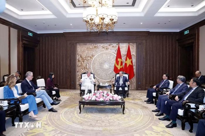 Tổng Bí thư Chủ tịch nước Tô Lâm tiếp Đô đốc Samuel Paparo, Tư lệnh Bộ Chỉ huy Thái Bình Dương (Hoa Kỳ). (Ảnh: Thống Nhất/TTXVN)