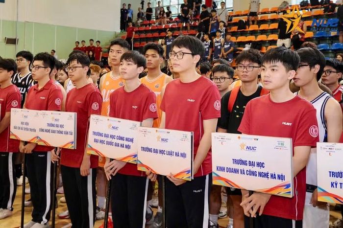 Vòng loại khu vực miền Bắc năm nay quy tụ 72 đội bóng, gồm 47 đội nam và 25 đội nữ, đến từ 48 cơ sở giáo dục đại học, học viện, cao đẳng và trung cấp. (Ảnh: vietcontent)