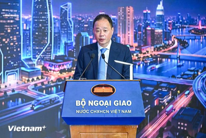 Các đại biểu chia sẻ tại sự kiện. (Ảnh: Minh Sơn/Vietnam+)
