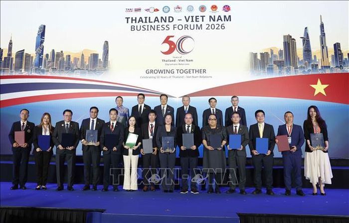 Tổng Bí thư, Chủ tịch nước Tô Lâm và Thủ tướng Thái Lan Anutin Charnvirakul chứng kiến trao các thỏa thuận hợp tác giữa doanh nghiệp hai nước, chiều 28/5/2026. Ảnh: Thống Nhất/TTXVN