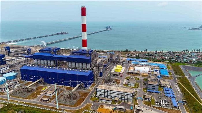 Nhà máy Nhiệt điện Vũng Áng 2 góp phần tăng nguồn cung điện cho hệ thống điện quốc gia. Ảnh: Hữu Quyết/TTXVN