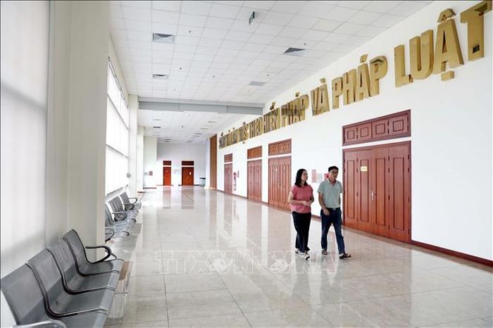 Ngay sau khi tiếp nhận tòa tháp đôi, Trường Đại học Thái Bình đang hoàn thiện các thủ tục để tiến hành sửa chữa, cải tạo công năng phục vụ công tác đào tạo, nghiên cứu khoa học, chuyển đổi số, đổi mới sáng tạo và hợp tác quốc tế. Ảnh: Thế Duyệt/TTXVN