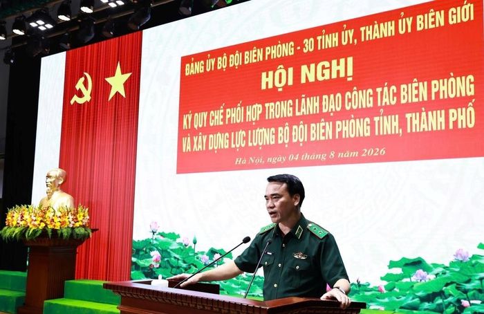 Trung tướng Vũ Trung Kiên, Ủy viên Trung ương Đảng, Tư lệnh Bộ đội Biên phòng phát biểu.