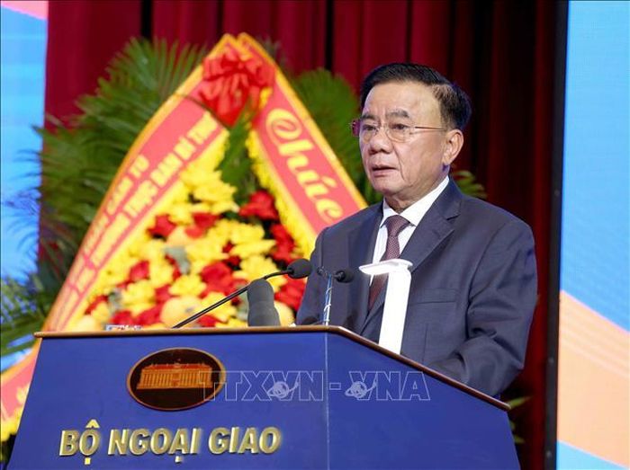 Thường trực Ban Bí thư Trần Cẩm Tú phát biểu chỉ đạo Phiên họp toàn thể về Đối ngoại Đảng và Đối ngoại nhân dân. Ảnh: Phương Hoa/TTXVN