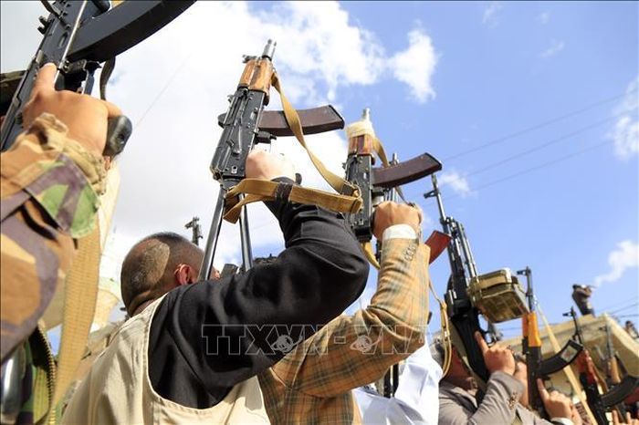 Các tay súng Houthi tại Sanaa, Yemen. Ảnh: THX/TTXVN phát