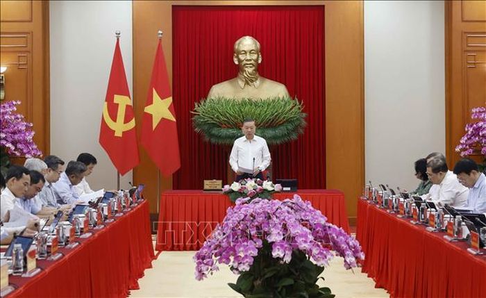 Tổng Bí thư, Chủ tịch nước Tô Lâm, Trưởng Ban Chỉ đạo Trung ương về tổng kết thực tiễn và nghiên cứu sửa đổi, bổ sung Điều lệ Đảng, phát biểu chỉ đạo. Ảnh: Thống Nhất/TTXVN