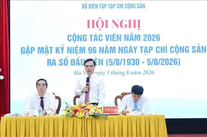 Chủ trì điều hành Hội nghị Cộng tác viên năm 2026 và Gặp mặt kỷ niệm 96 năm Ngày Tạp chí Cộng sản ra số đầu. Ảnh: Minh Đức/TTXVN