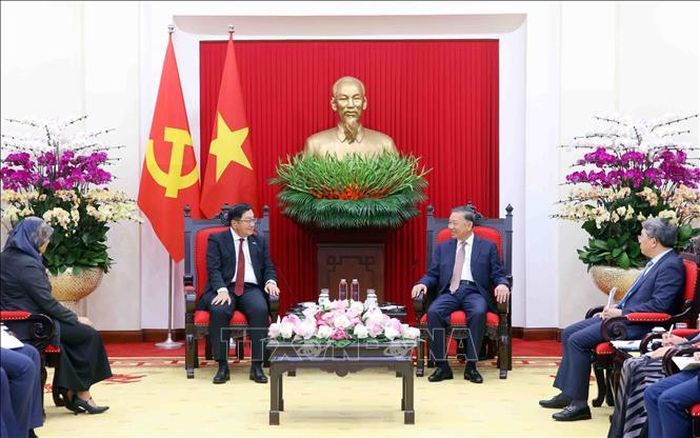 Tổng Bí thư, Chủ tịch nước Tô Lâm tiếp Đại sứ Đặc mệnh toàn quyền Malaysia tại Việt Nam Dato’ Tan Yang Thai. Ảnh: Phạm Kiên/TTXVN