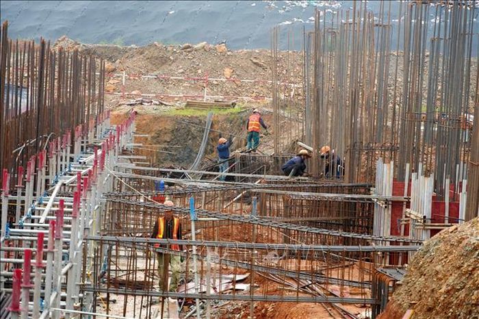 Theo chủ đầu tư Dự án nhà máy điện rác ở Bỉm Sơn được chấp thuận chủ trương đầu tư từ tháng 12/2017 nhưng quá trình triển khai gặp nhiều khó khăn khách quan liên quan đến thủ tục pháp lý.