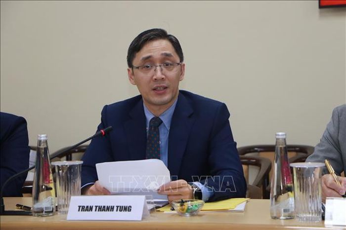 Đại biện lâm thời Đại sứ quán Việt Nam tại Ấn Độ, ông Trần Thanh Tùng phát biểu tại phiên khai mạc đối thoại. Ảnh: Ngọc Thúy/PV TTXVN tại Ấn Độ