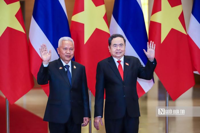 Chủ tịch Quốc hội Trần Thanh Mẫn và Chủ tịch Quốc hội kiêm Chủ tịch Hạ viện Thái Lan Sophon Zaram.
