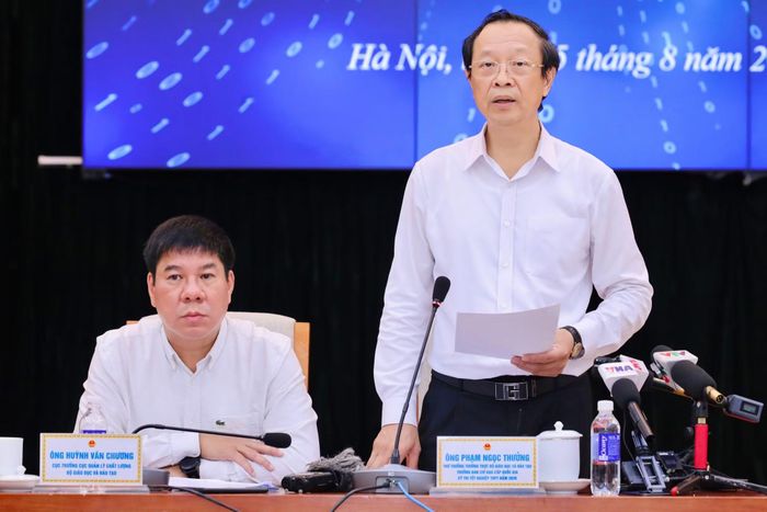 Thứ trưởng Thường trực Bộ GDĐT Phạm Ngọc Thưởng nêu quan điểm rằng: "Mọi biện pháp xử lý phải nhìn ra toàn cục". Ảnh: PT.