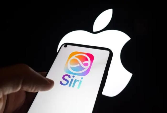 Người dùng có thể trò chuyện với Siri bằng giọng nói hoặc văn bản, đồng thời tiếp tục các cuộc hội thoại ngay trên ứng dụng mới. Ảnh: Apple.