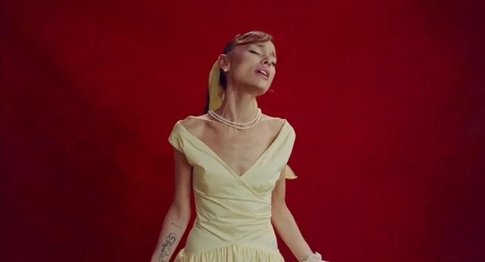 Ariana Grande gây bàn tán về ngoại hình trong MV Petal.