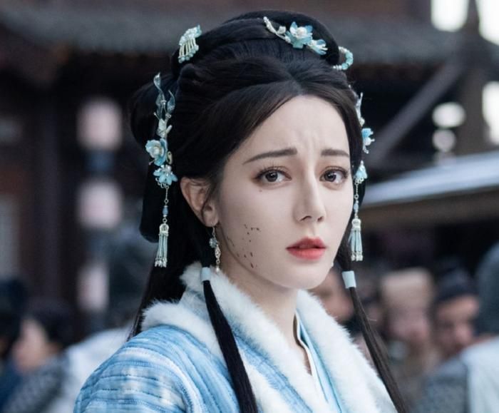 Địch Lệ Nhiệt Ba.