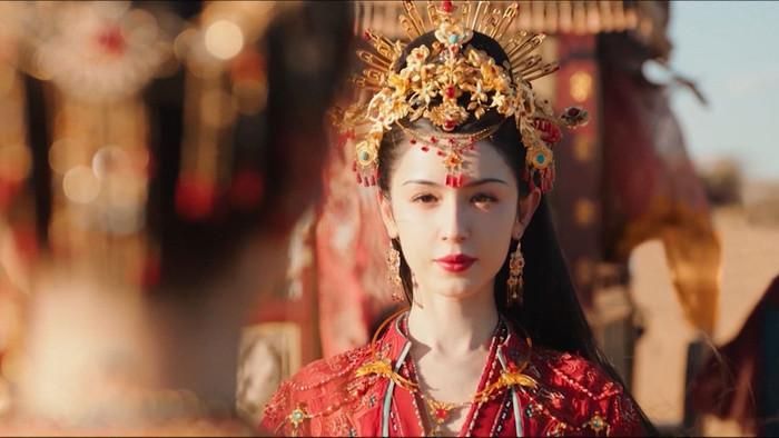 Khác với những bộ phim trọng sinh, Mạc Phong Ngâm lựa chọn mô-típ đổi thân phận. Vì biến cố gia đình, nữ chính quyết định hoán đổi danh tính với người tỷ muội thân thiết để thay đối phương đi hòa thân. Bắt đầu cuộc sống dưới một thân phận hoàn toàn mới, cô âm thầm thu thập chứng cứ, từng bước tiến gần sự thật và thực hiện kế hoạch báo thù. Việc phải che giấu thân phận thật trong môi trường đầy rẫy âm mưu khiến mỗi quyết định của nữ chính đều trở nên căng thẳng, đồng thời tạo nên sức hút riêng cho bộ phim.
