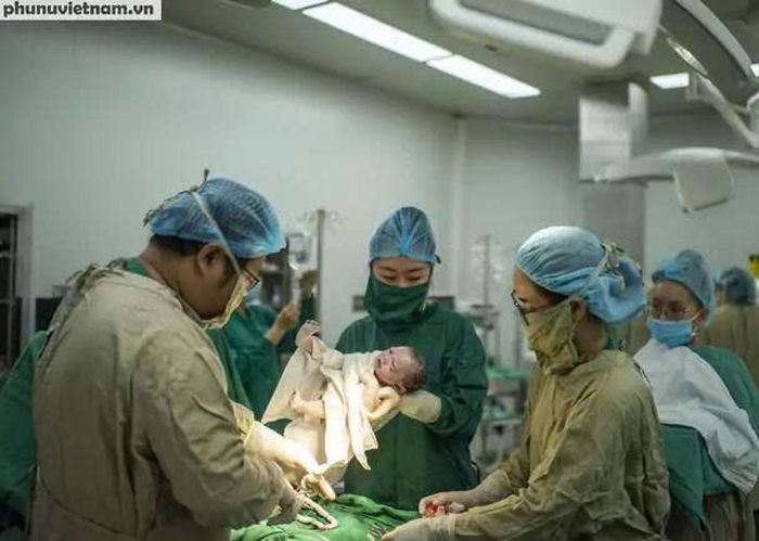 Em bé chào đời khỏe mạnh và an toàn.