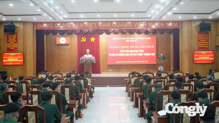 Quang cảnh lễ phát động.