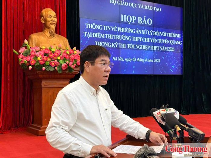 Ông Huỳnh Văn Chương, Cục trưởng Cục Quản lý Chất lượng phát biểu tại họp báo.