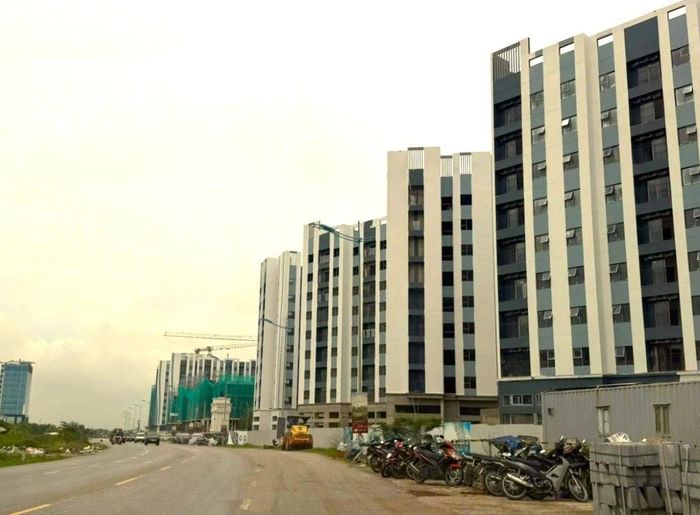 Thi công dự án Khu NOXH thuộc Dự án số 1 Khu đô thị trung tâm thành phố Thanh Hóa, phường Đông Hương và phường Đông Hải (nay là phường Hạc Thành).