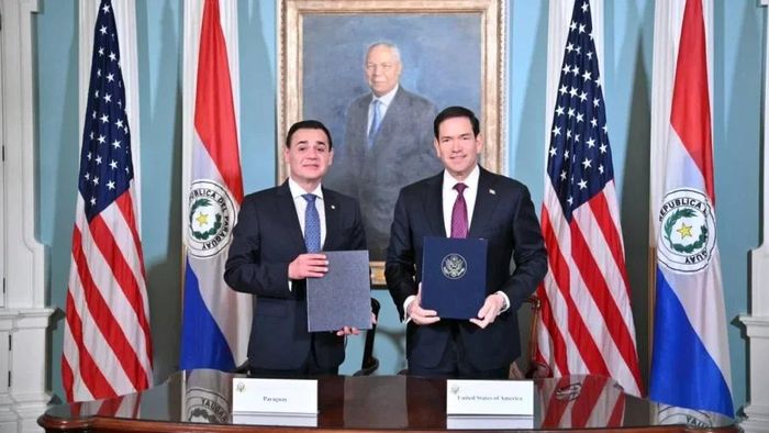 Ngoại trưởng Mỹ Marco Rubio và Ngoại trưởng Paraguay Rubén Ramírez ký thỏa thuận tăng cường hợp tác hạt nhân dân sự. Ảnh: NTD News.