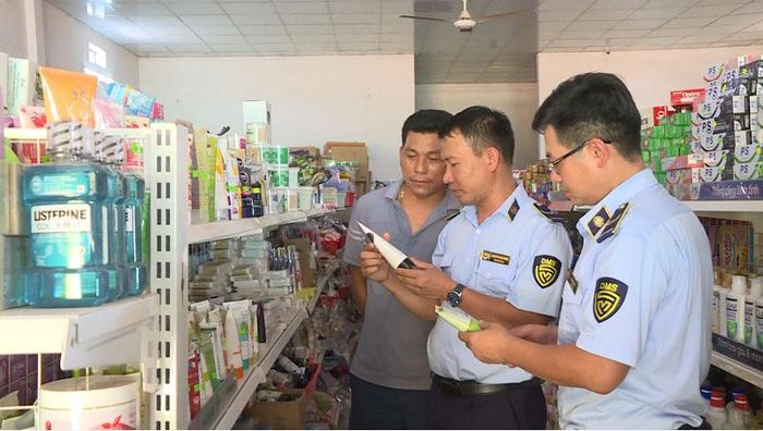 Tuyên truyền, phổ biến pháp luật về kinh doanh hàng hóa.